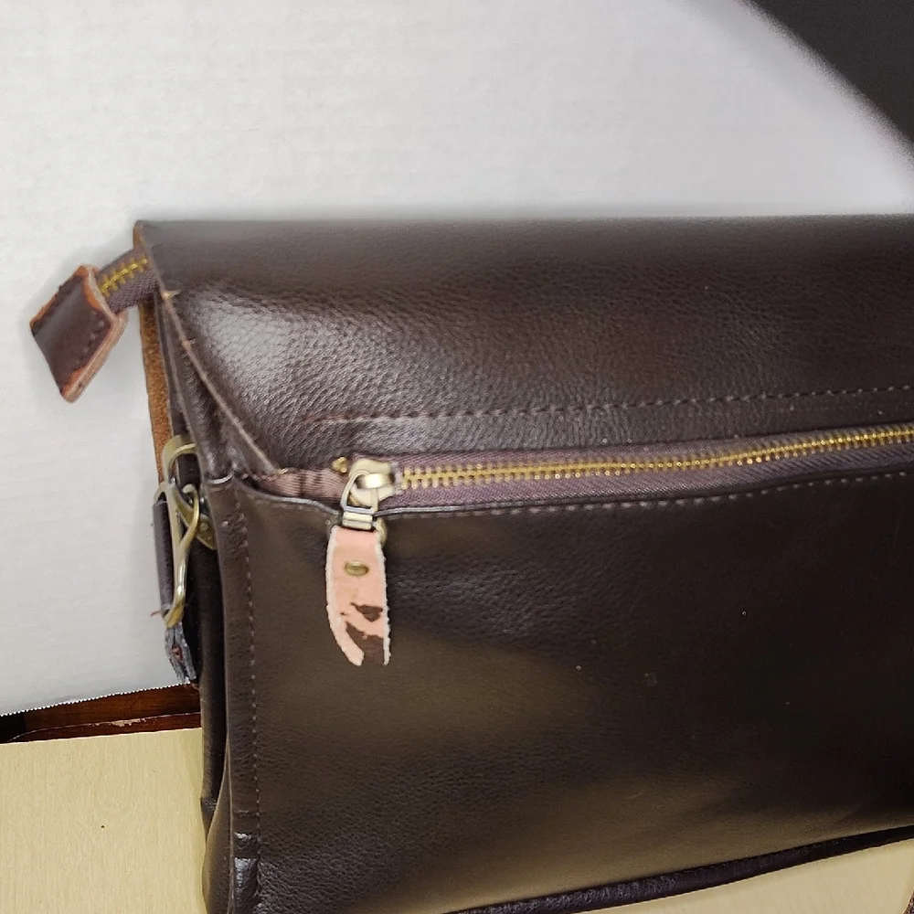 Brown Leather Messenger Bag By Danten's Peigrid